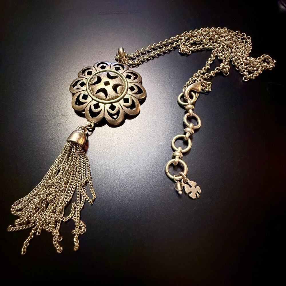 🎊HP!🎊 Lucky Brand Silver-Plated Floral Tassel Long Pendant Necklace - Picture 3 of 9